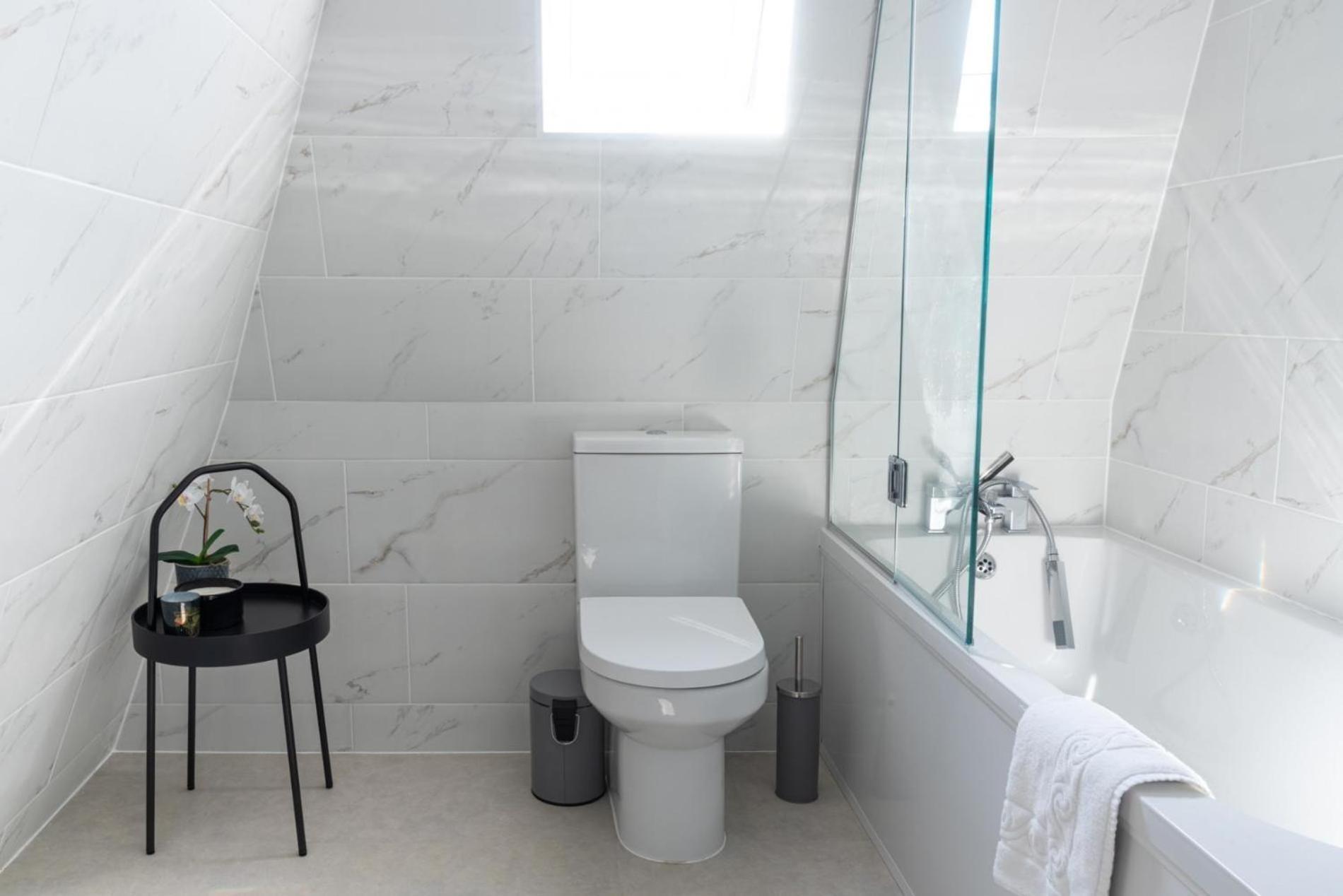 Newly Refurbished 2 Bed With Fantastic View