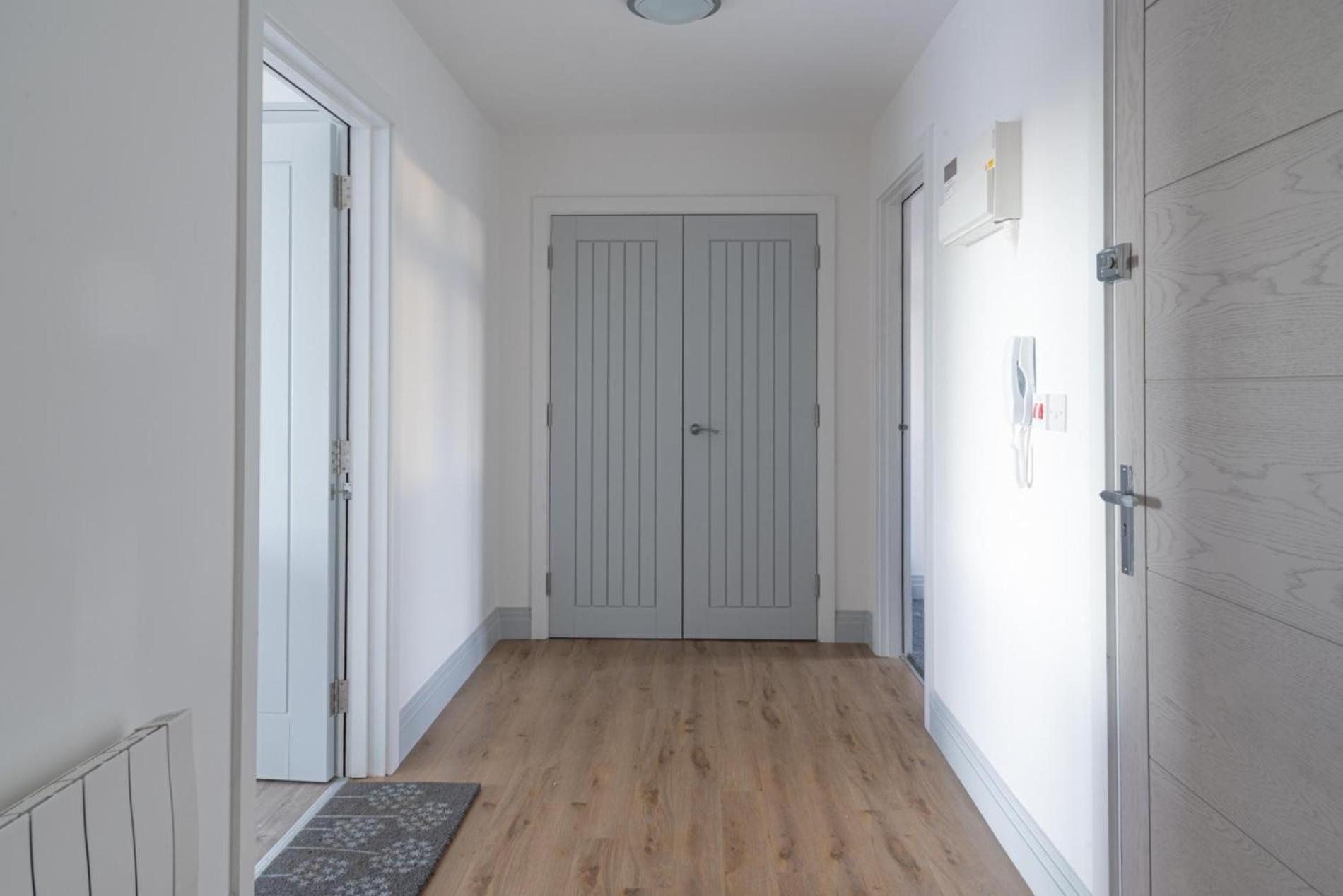 Newly Refurbished 2 Bed With Fantastic View