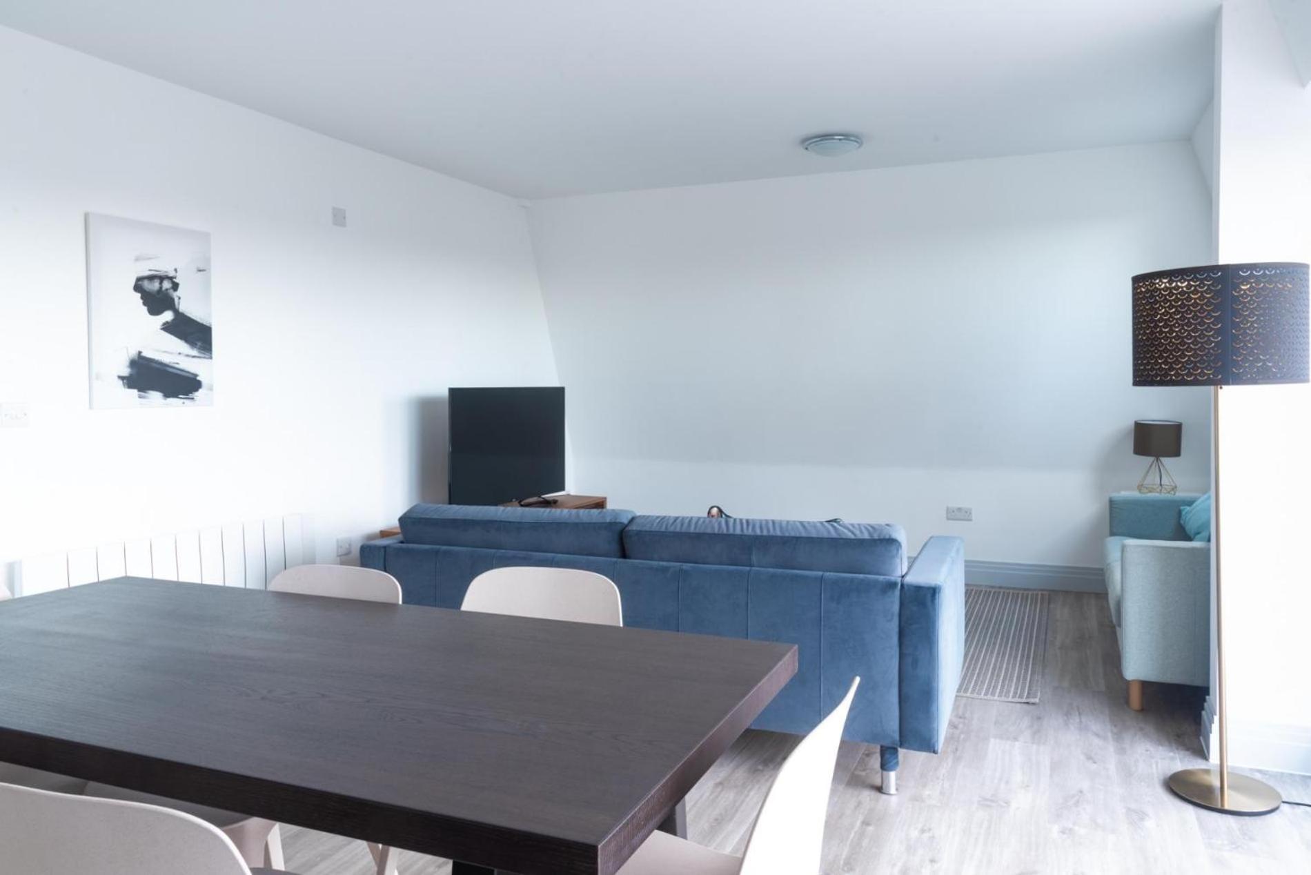 Newly Refurbished 2 Bed With Fantastic View Londra